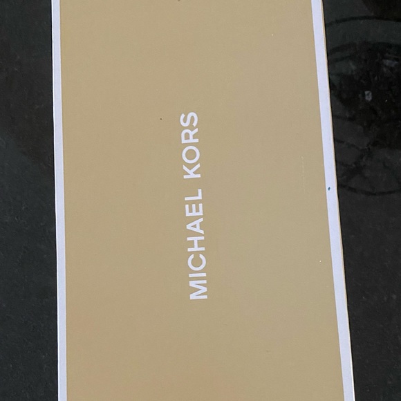Michael kors Shoes size 8 - Picture 1 of 5